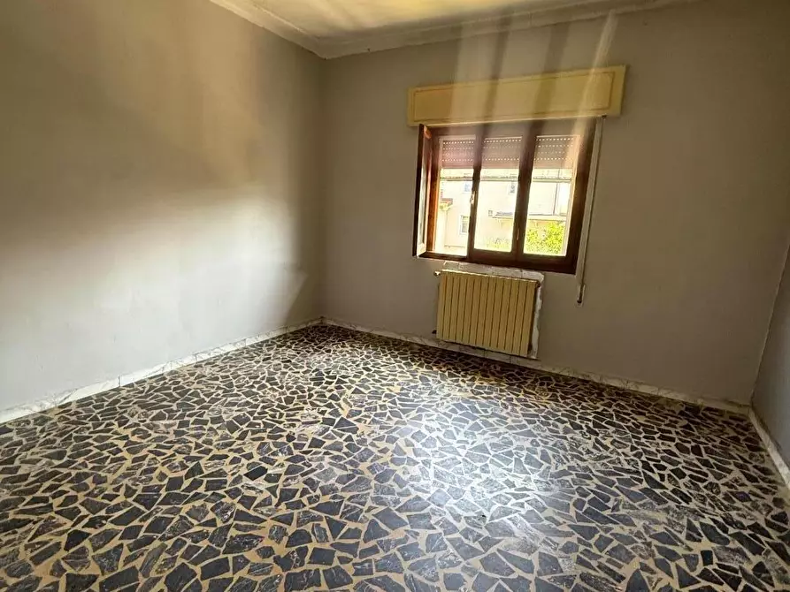 Immagine 5 di Appartamento in vendita  a Massa