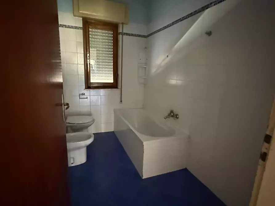 Immagine 15 di Appartamento in vendita  a Massa