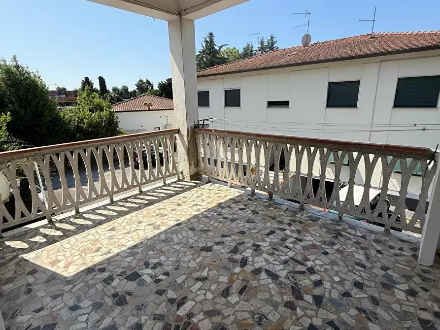 Immagine 11 di Appartamento in vendita  a Massa