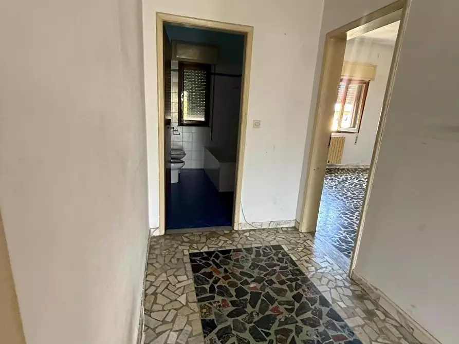 Immagine 14 di Appartamento in vendita  a Massa