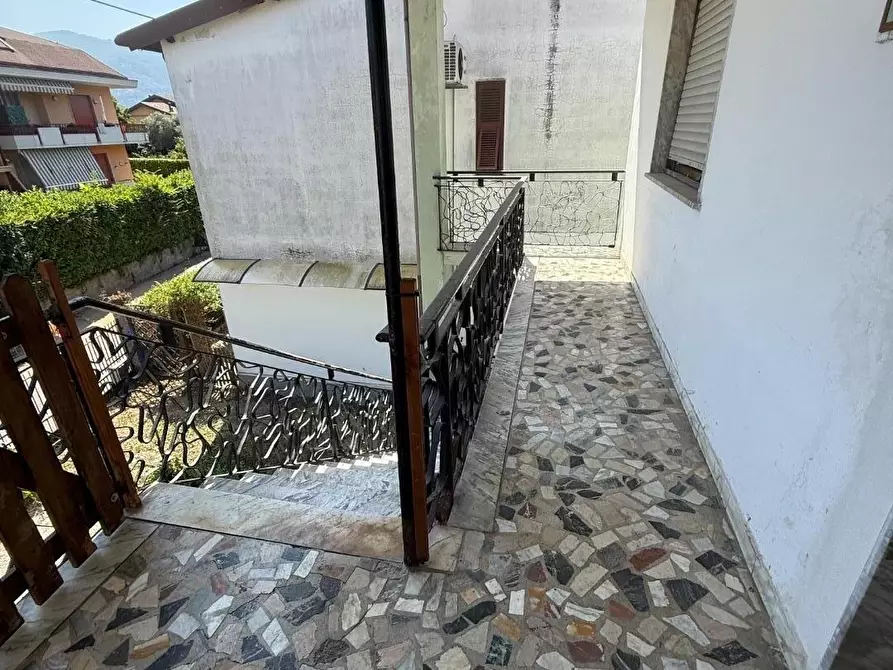 Immagine 2 di Appartamento in vendita  a Massa