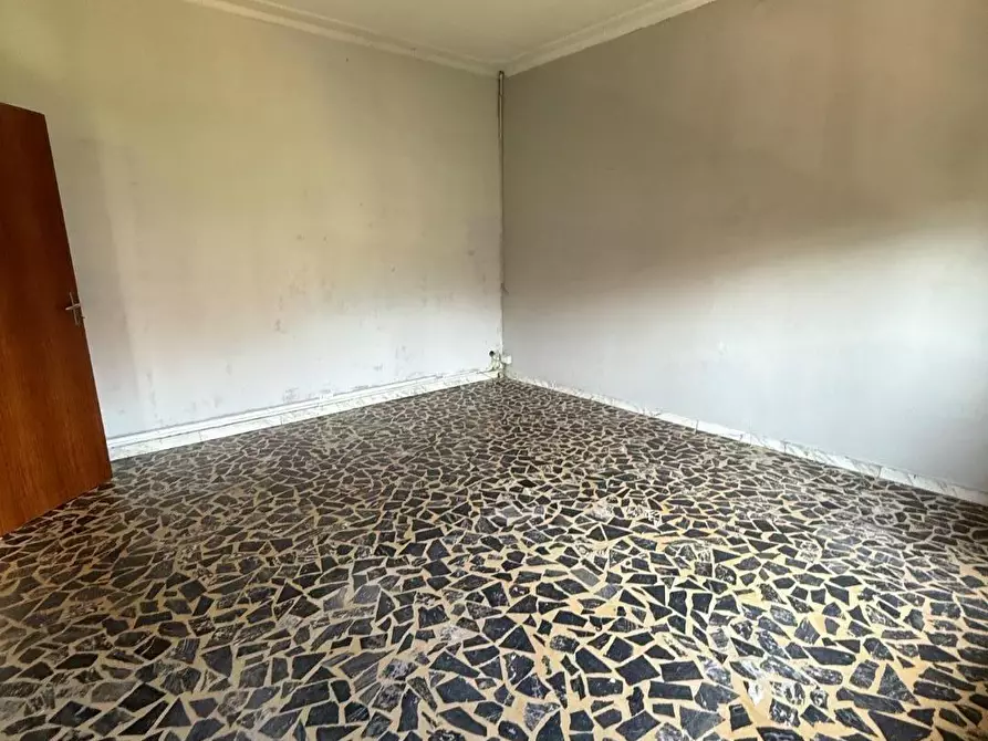 Immagine 6 di Appartamento in vendita  a Massa