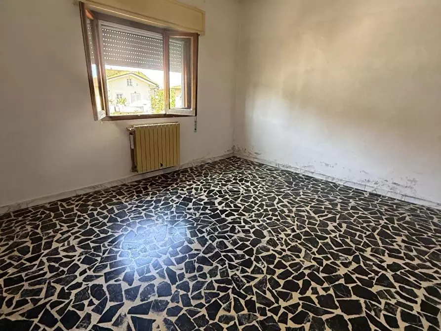 Immagine 16 di Appartamento in vendita  a Massa