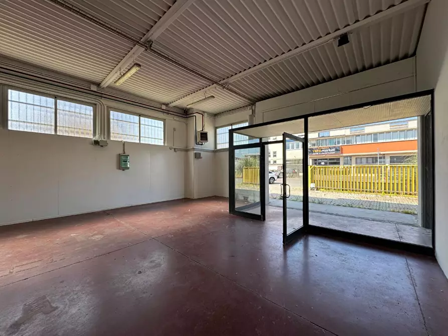 Immagine 10 di Attività artigianale in affitto  a Empoli