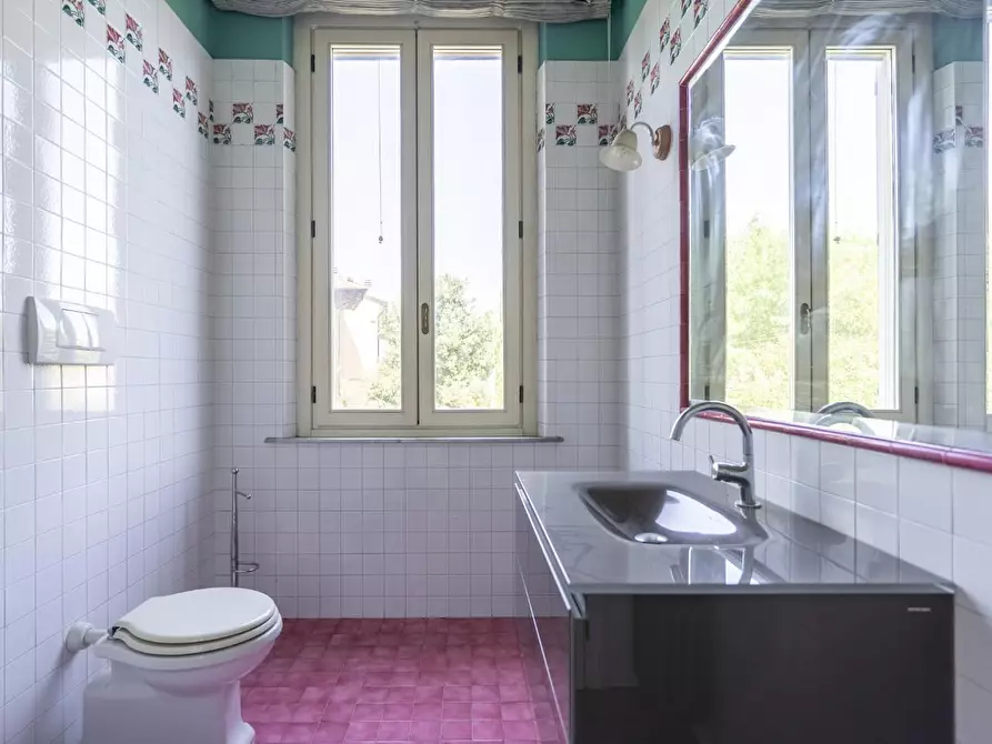 Immagine 38 di Villa in vendita  a Empoli