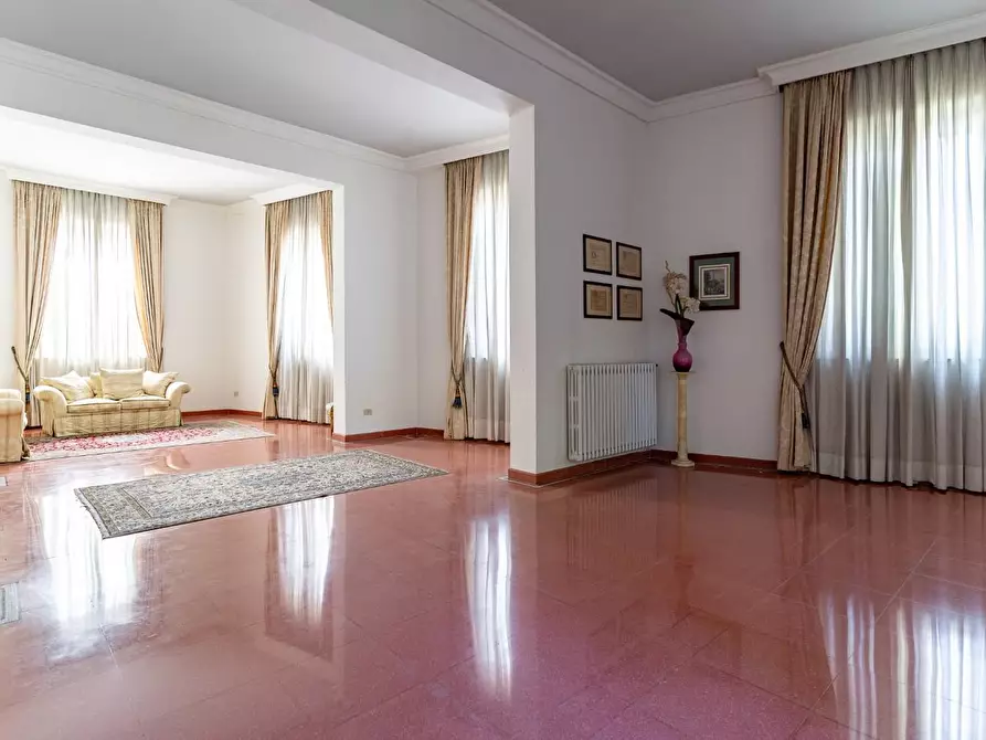 Immagine 8 di Villa in vendita  a Empoli