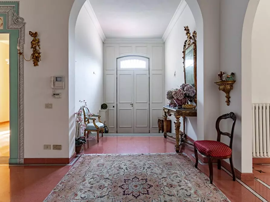 Immagine 3 di Villa in vendita  a Empoli