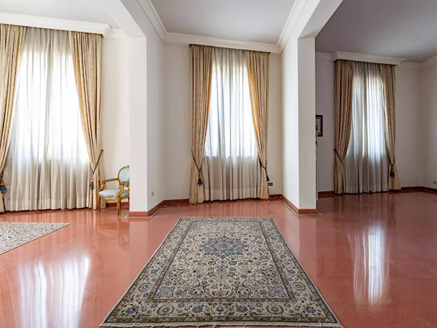 Immagine 9 di Villa in vendita  a Empoli