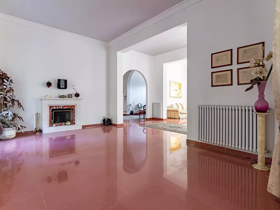 Immagine 11 di Villa in vendita  a Empoli