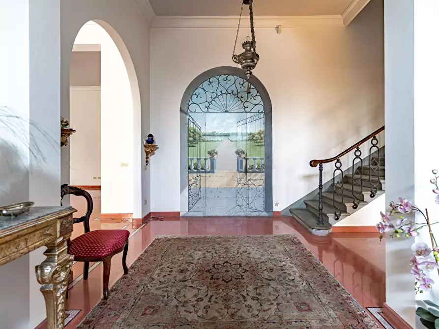 Immagine 1 di Villa in vendita  a Empoli