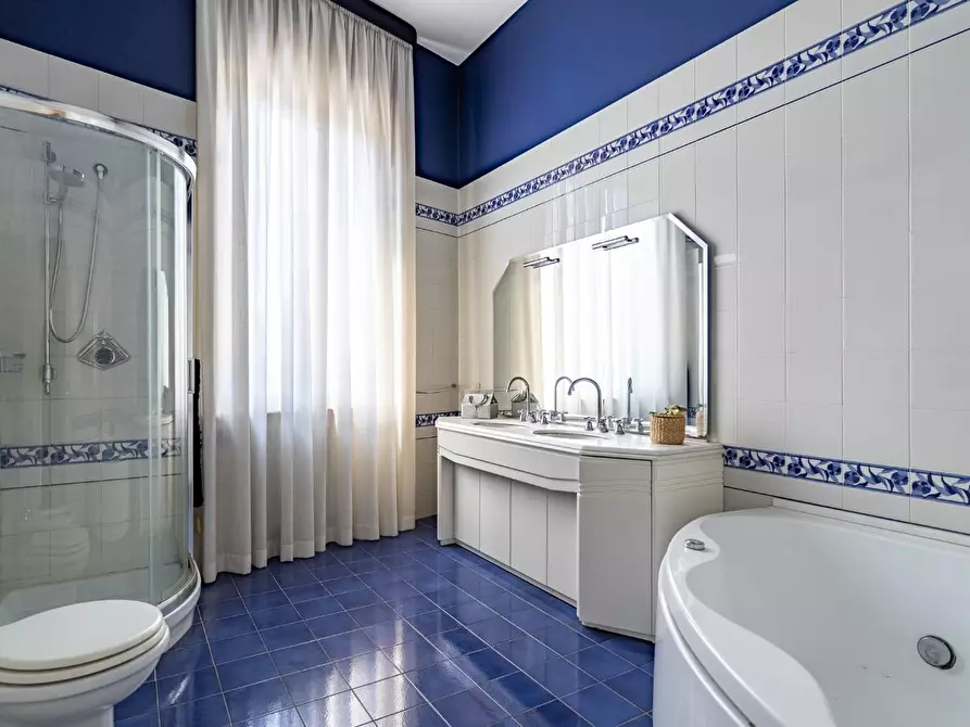 Immagine 30 di Villa in vendita  a Empoli