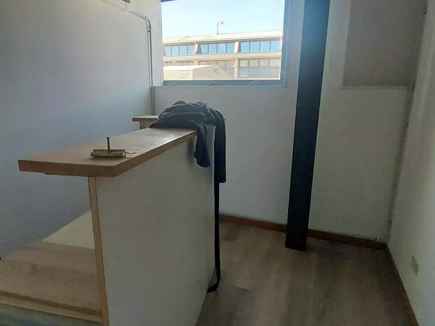 Immagine 16 di Attività artigianale in vendita  a Camaiore