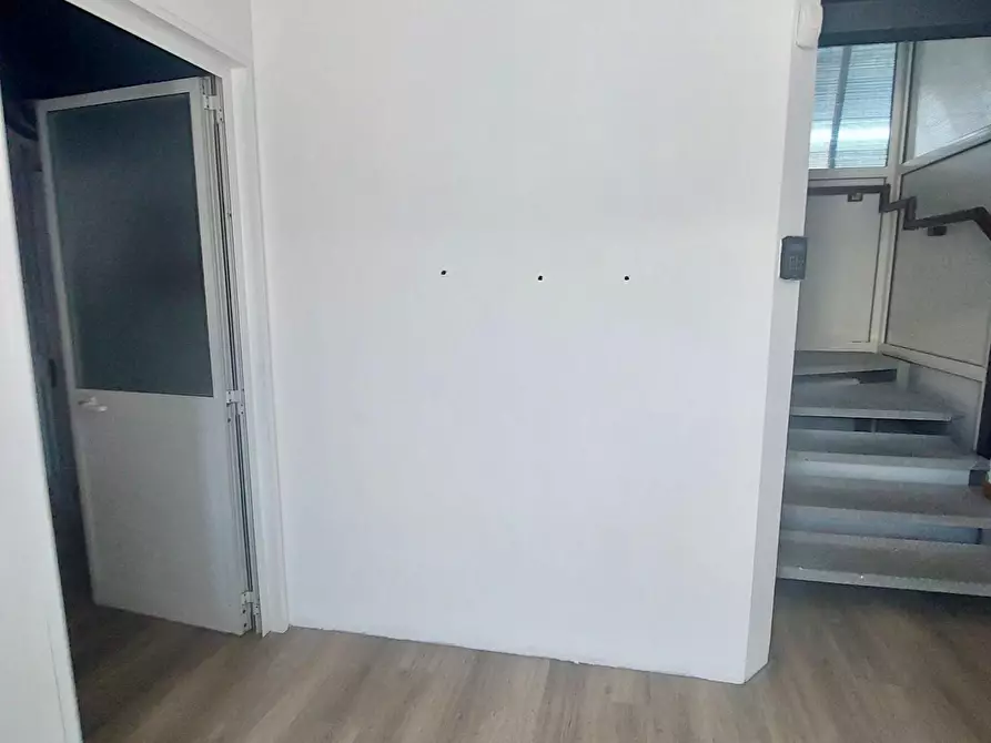 Immagine 1 di Attività artigianale in vendita  a Camaiore