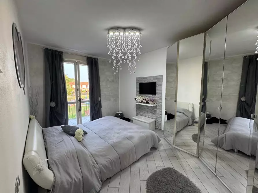 Immagine 9 di Villetta a schiera in vendita  a Vecchiano