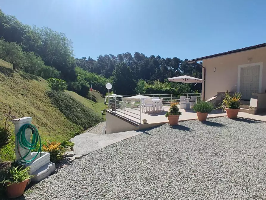 Immagine 31 di Villa in vendita  a Camaiore