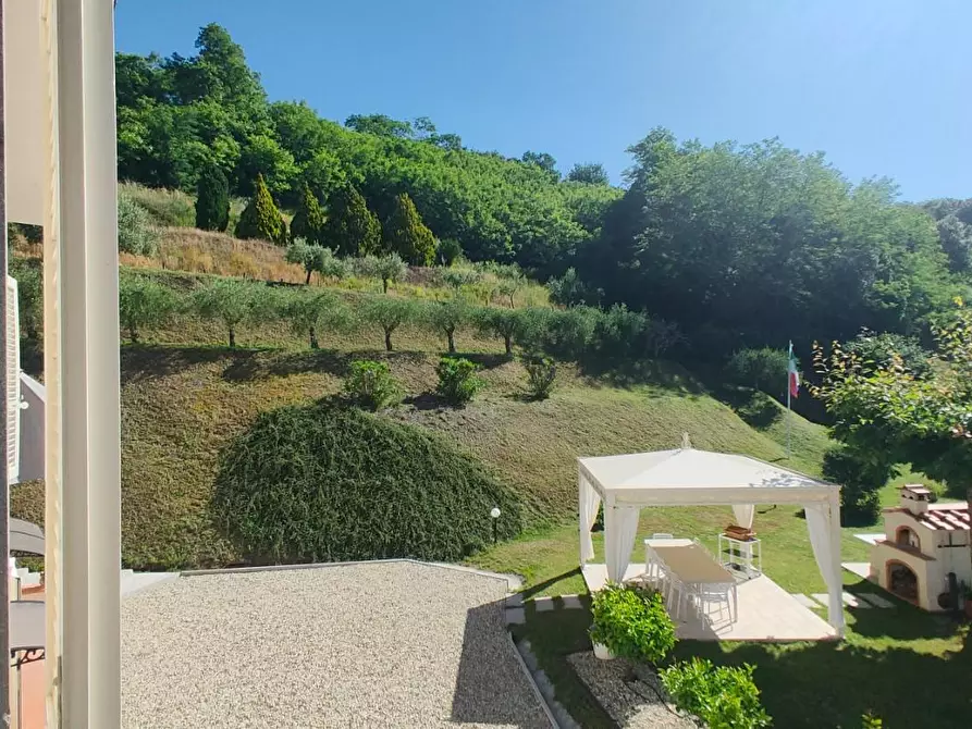 Immagine 21 di Villa in vendita  a Camaiore