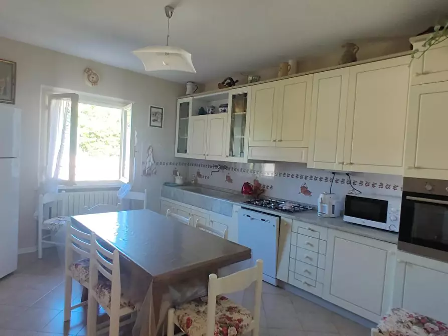 Immagine 25 di Villa in vendita  a Camaiore