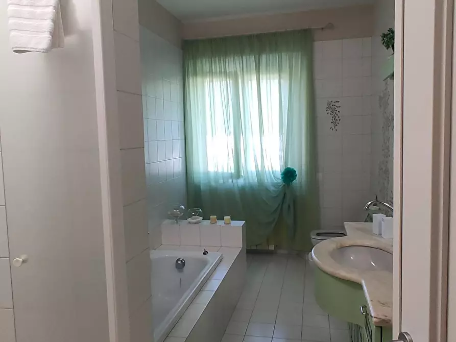 Immagine 23 di Villa in vendita  a Camaiore