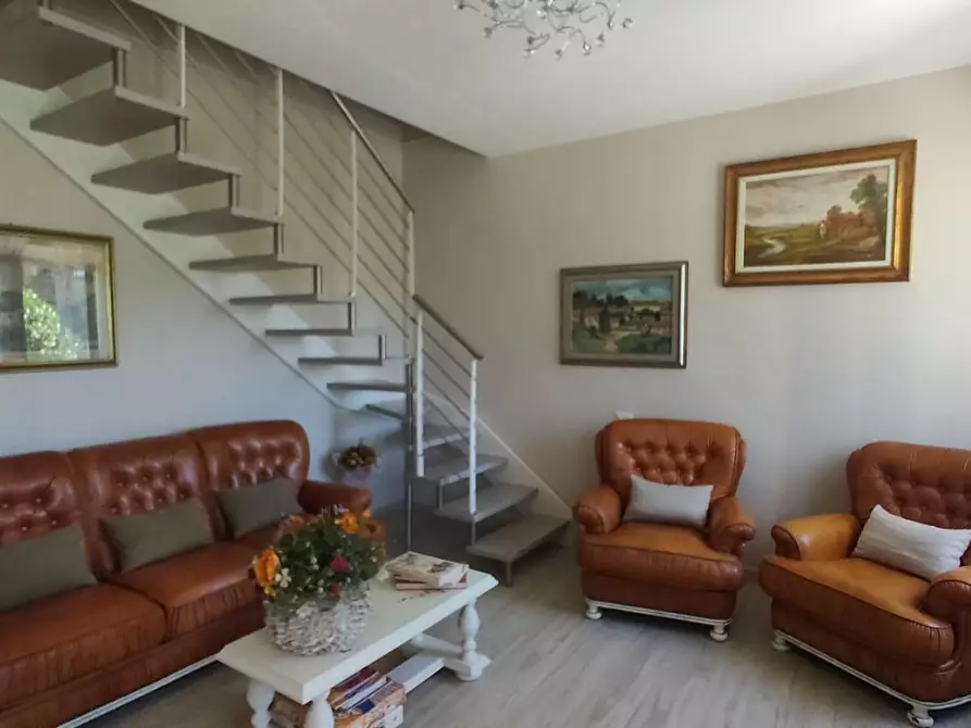 Immagine 9 di Villa in vendita  a Camaiore