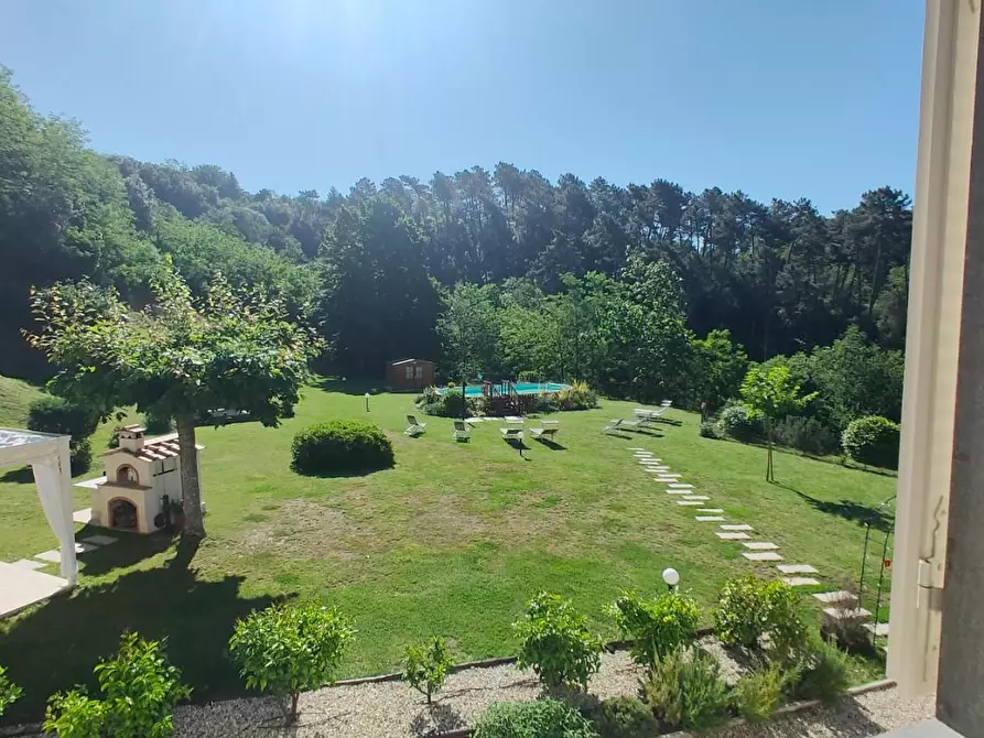 Immagine 20 di Villa in vendita  a Camaiore