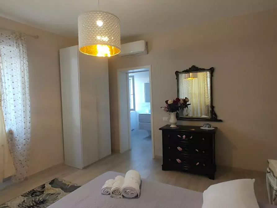 Immagine 10 di Villa in vendita  a Camaiore