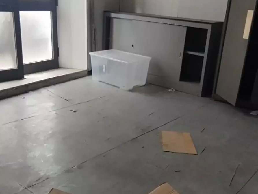 Immagine 7 di Ufficio in vendita  a Carrara