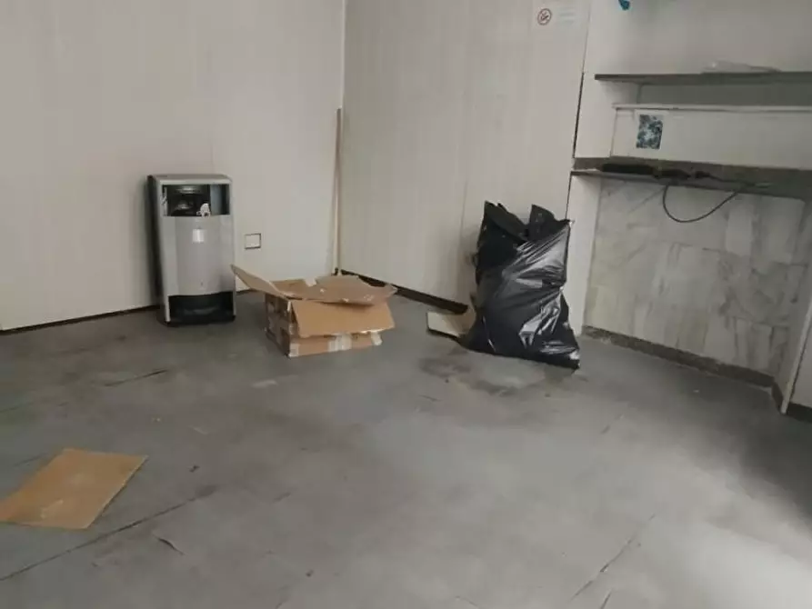 Immagine 3 di Ufficio in vendita  a Carrara