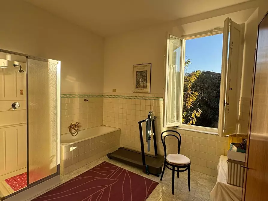 Immagine 15 di Villa in vendita  a Pisa