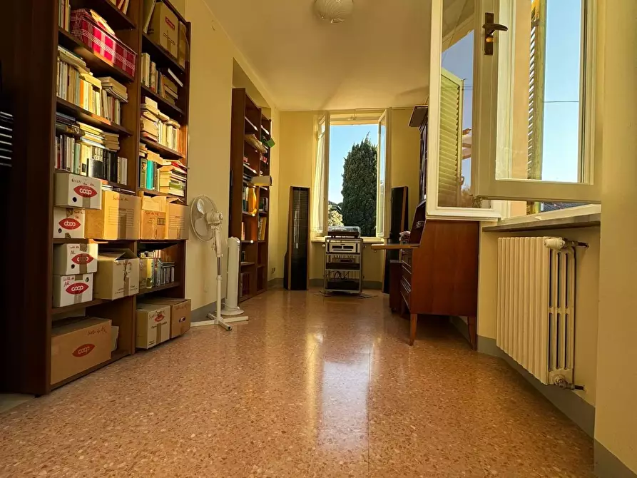 Immagine 17 di Villa in vendita  a Pisa