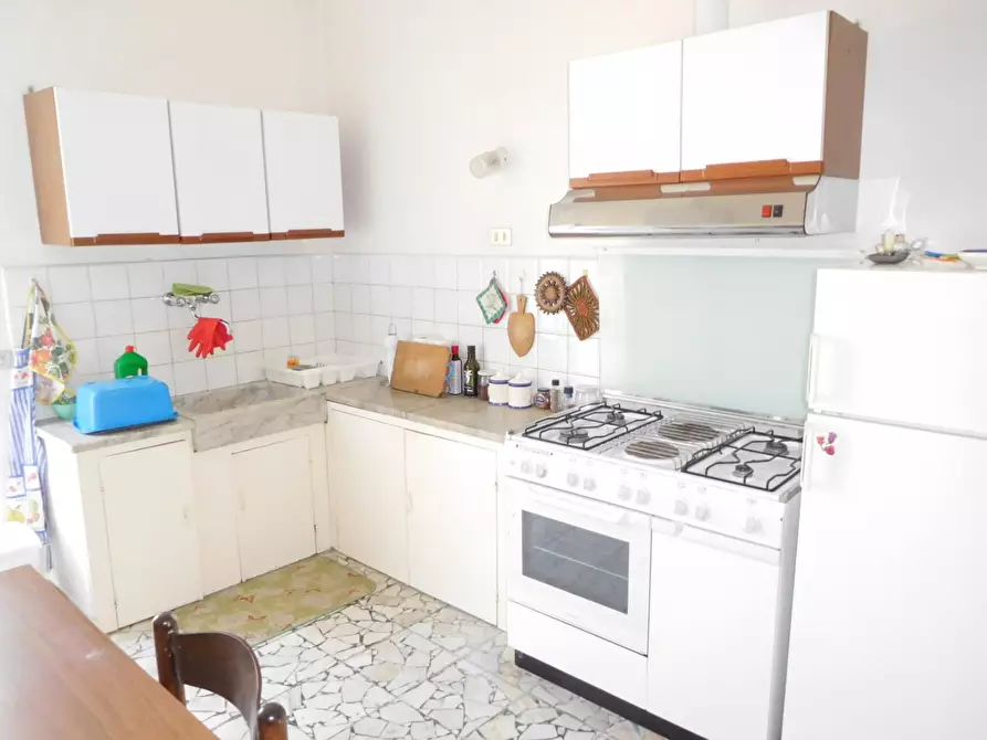 Immagine 10 di Casa bifamiliare in affitto  a Montignoso