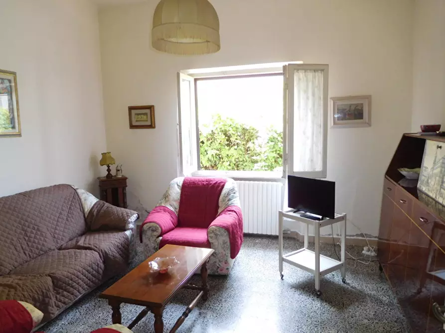 Immagine 6 di Casa bifamiliare in affitto  a Montignoso