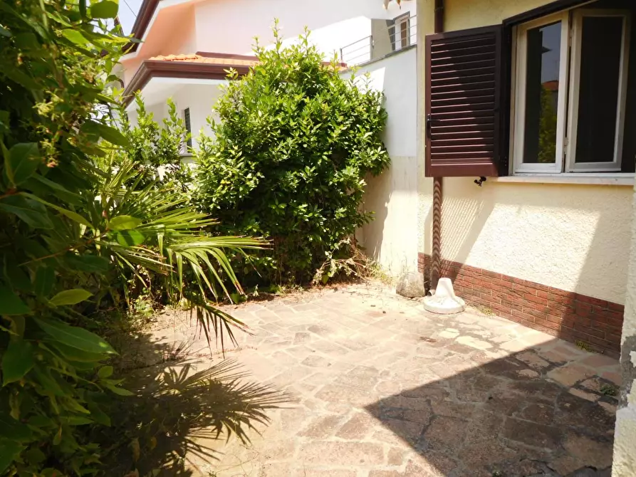 Immagine 3 di Casa bifamiliare in affitto  a Montignoso