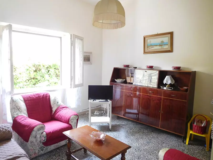 Immagine 7 di Casa bifamiliare in affitto  a Montignoso