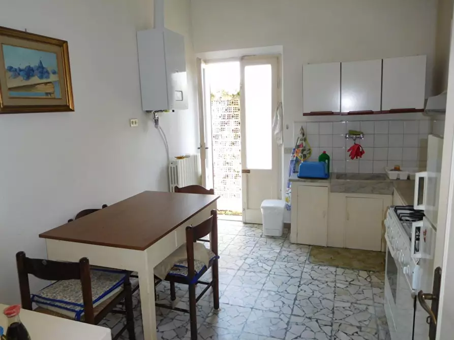 Immagine 9 di Casa bifamiliare in affitto  a Montignoso