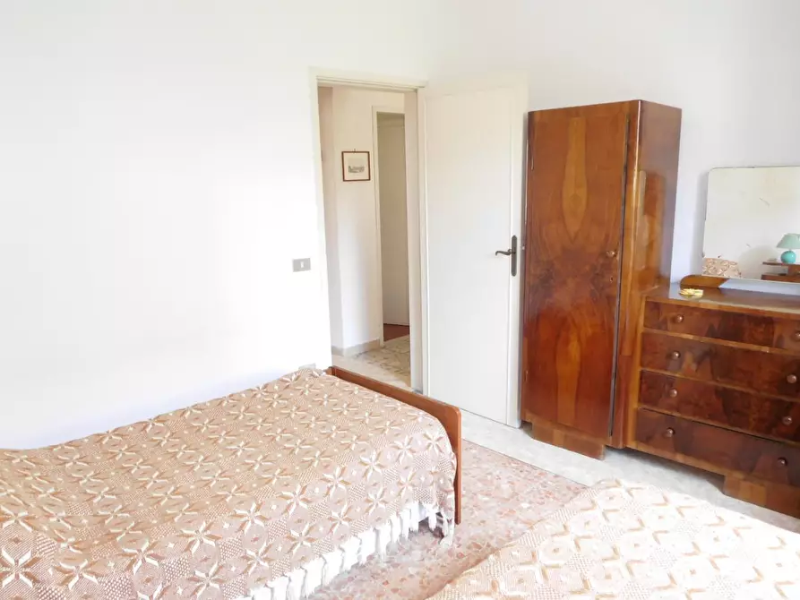 Immagine 15 di Casa bifamiliare in affitto  a Montignoso