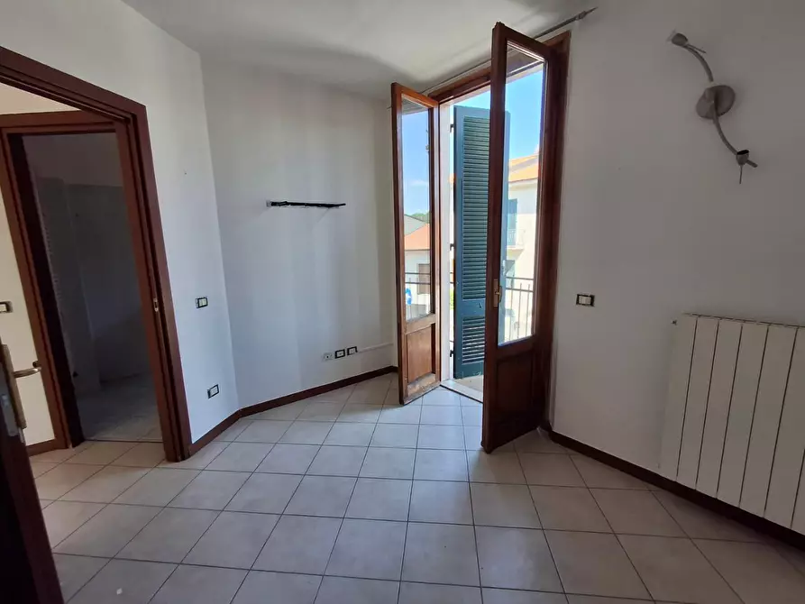 Immagine 5 di Appartamento in vendita  a Capraia E Limite