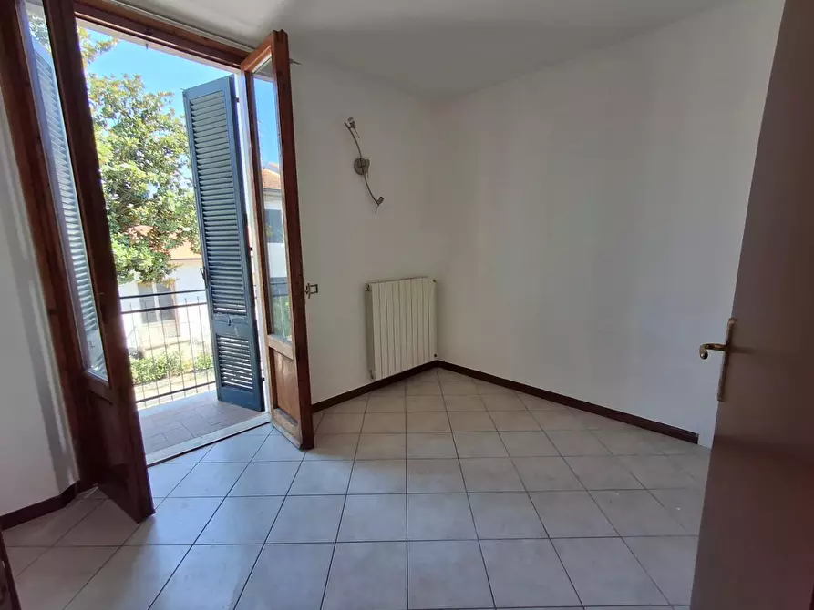 Immagine 4 di Appartamento in vendita  a Capraia E Limite