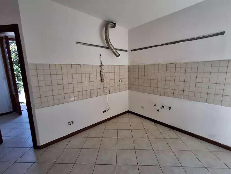 Immagine 2 di Appartamento in vendita  a Capraia E Limite