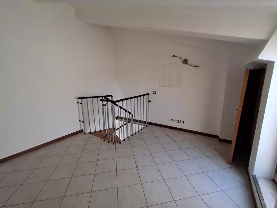 Immagine 11 di Appartamento in vendita  a Capraia E Limite