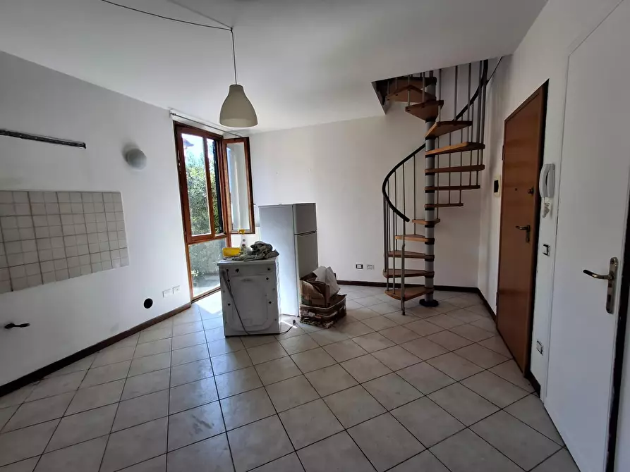 Immagine 1 di Appartamento in vendita  a Capraia E Limite