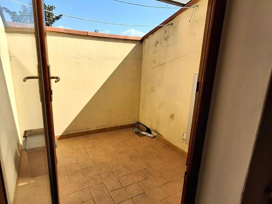 Immagine 14 di Appartamento in vendita  a Capraia E Limite