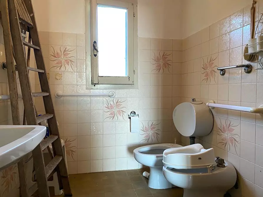 Immagine 17 di Casa bifamiliare in vendita  a Massa