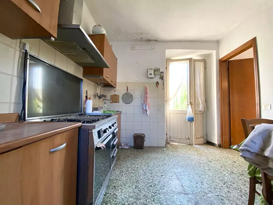 Immagine 7 di Casa bifamiliare in vendita  a Massa