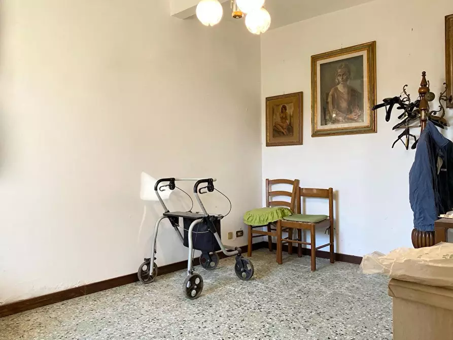 Immagine 10 di Casa bifamiliare in vendita  a Massa