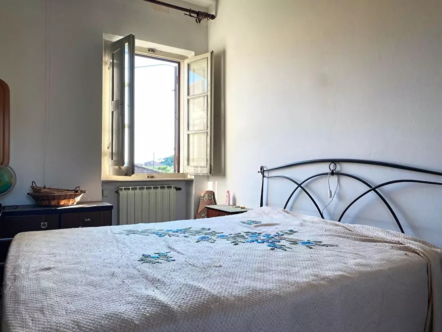 Immagine 13 di Casa bifamiliare in vendita  a Massa