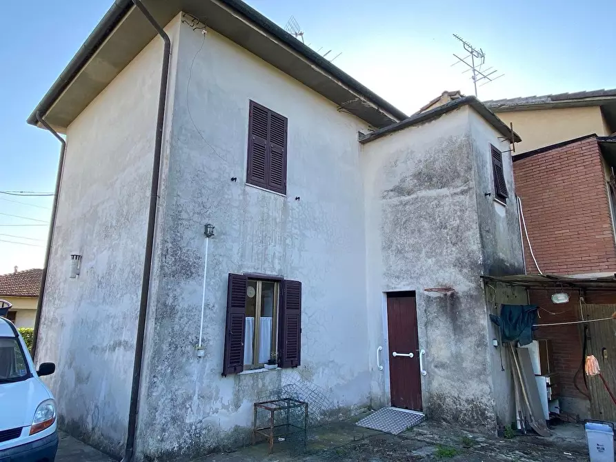Immagine 18 di Casa bifamiliare in vendita  a Massa