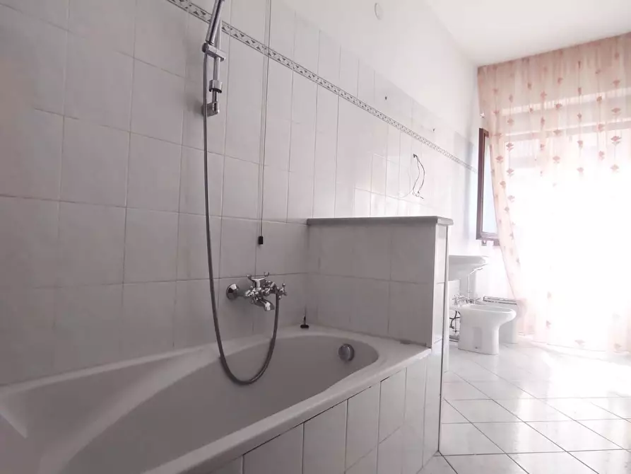 Immagine 25 di Appartamento in vendita  a Carrara