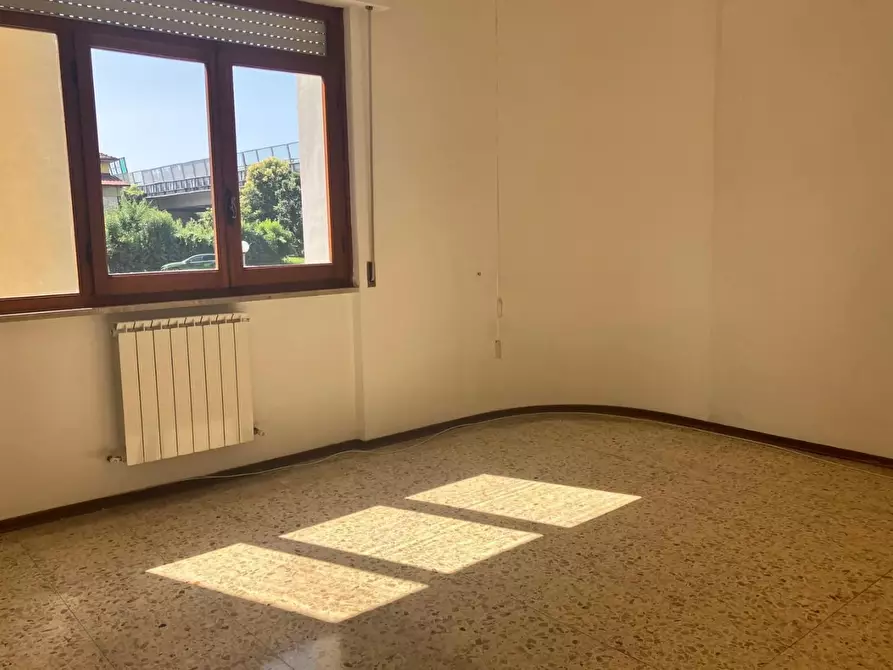 Immagine 12 di Appartamento in vendita  a Carrara