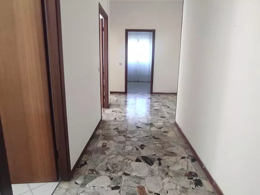 Immagine 20 di Appartamento in vendita  a Carrara