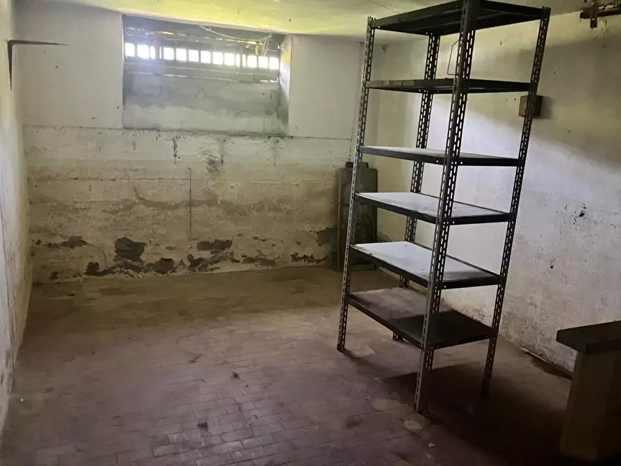 Immagine 43 di Appartamento in vendita  a Carrara